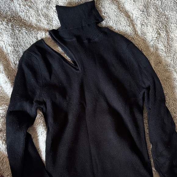 Astr Black Cutout Turtleneck Sweater - Picture 5 of 5